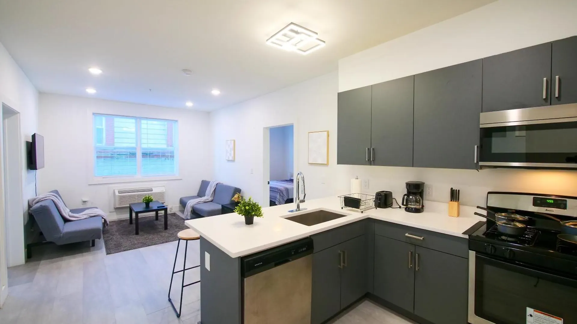 New Modern Serenity- 2Br Retreat Near New York City Bayonne United States