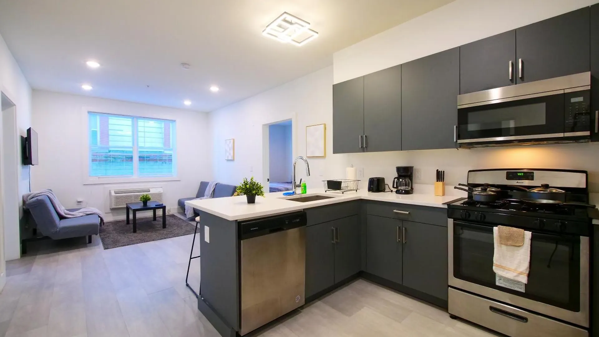 New Modern Serenity- 2Br Retreat Near New York City Bayonne 0*,